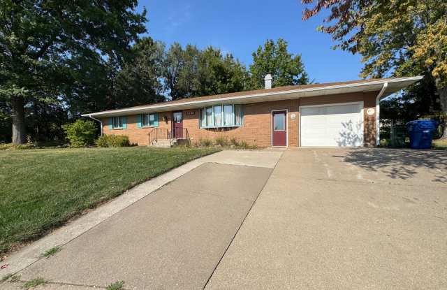 3 bedroom 2 bath home with a bonus room in Davenport photos photos