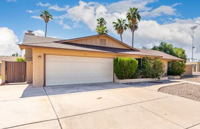 1903 East Balboa Drive Gallery 1