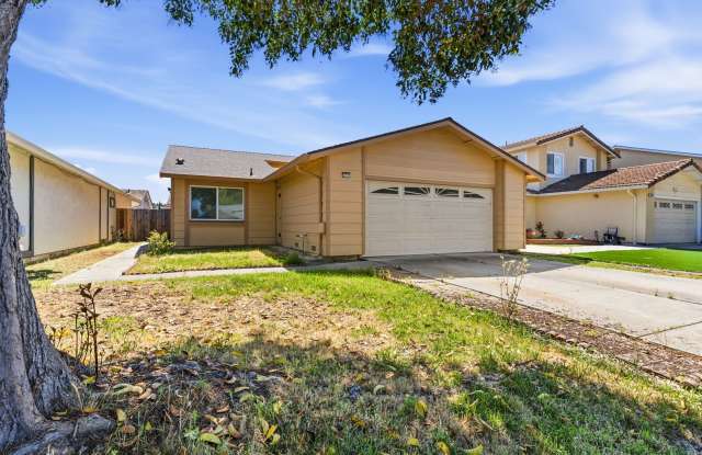 Union City 4-Bed, 2-Bath w/ 2-Car Garage & Vaulted Ceilings - 33171 Quail Drive, Union City, CA 94587