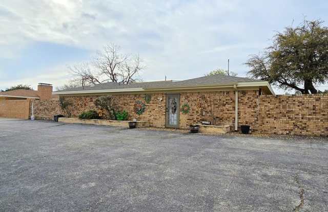 2809 Moss Ave photos photos