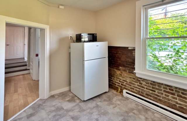 For Rent – Renovated 1 Bedroom, 1 Bathroom Apartment in Easton photos photos