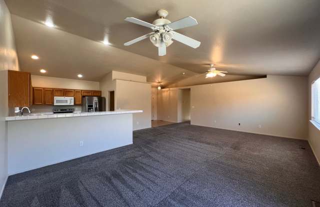 Great 3 bedroom Fernley home located in the Donner Trails subdivision! Gallery 3