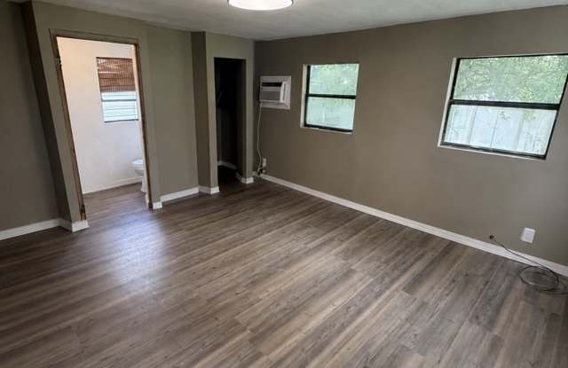 1280 E Harper Ave photos photos