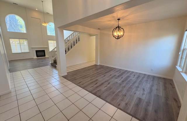 Huge 4 bedroom, 2.5 bathroom home for rent in Visalia Gallery 3