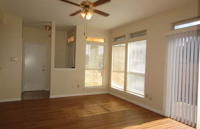 500 GREGORY CT Gallery 4