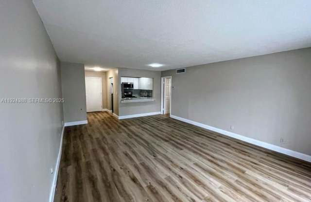 3201 Northeast 14th Street Causeway Gallery 4
