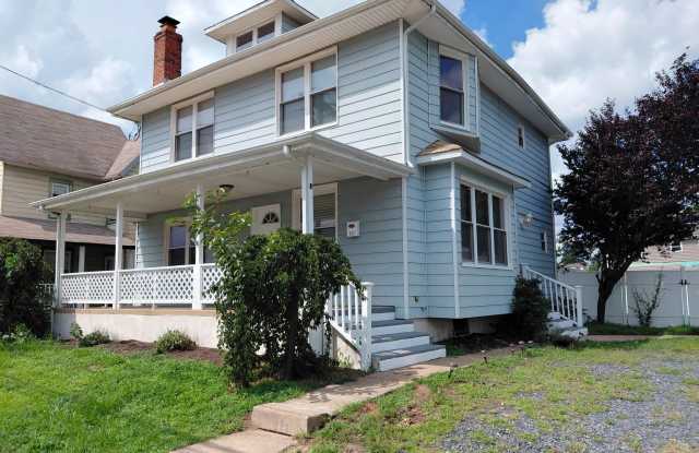 711 Bridgeboro Street photos photos