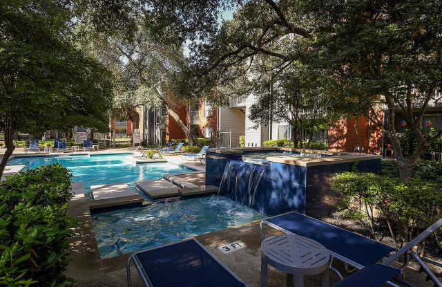 Woodchase Apartments Gallery 3