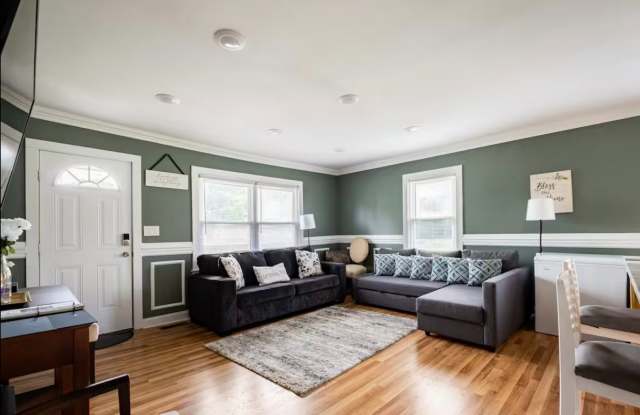 Room in 2 Bedroom Home at Morgantown Rd photos photos