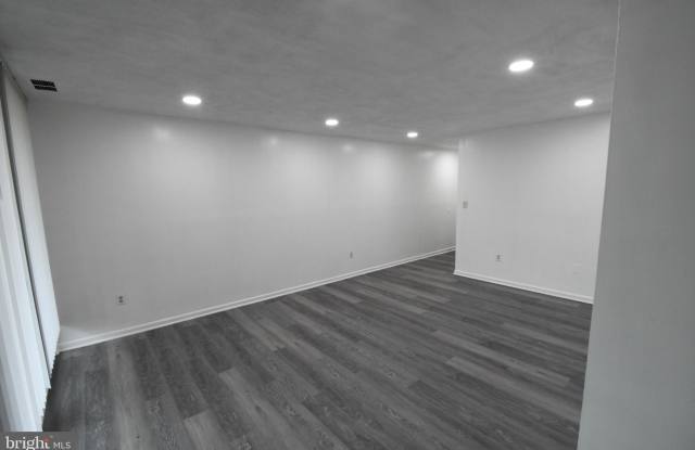 8459 GREENBELT Road Gallery 3