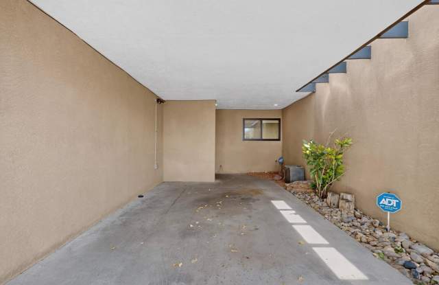 795 Tramway Lane NE Gallery 4