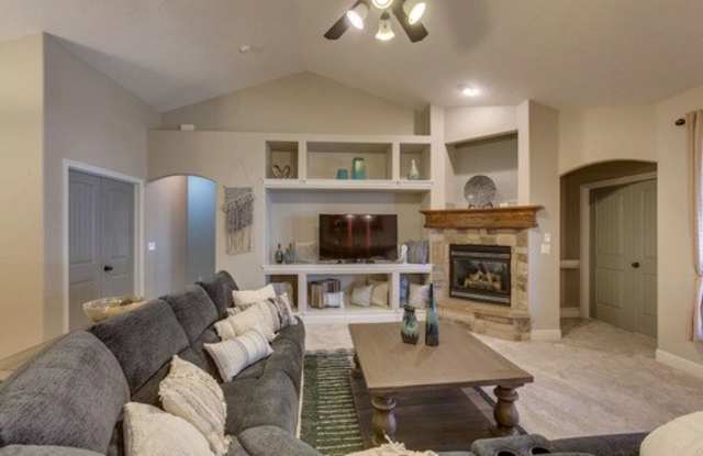 1074 W Yosemite St Gallery 1