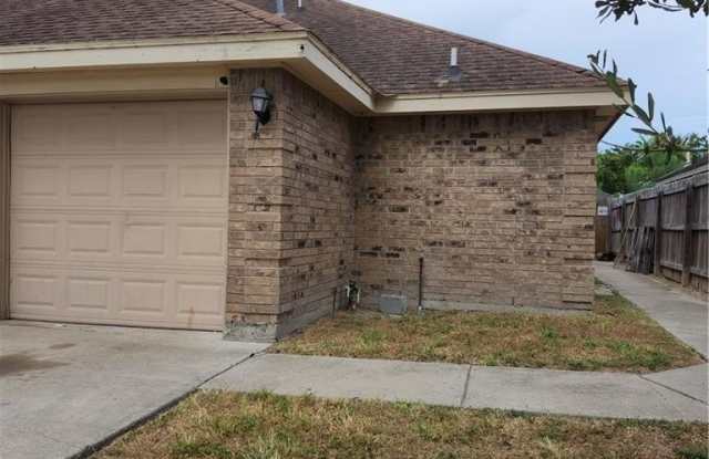 702 Jade Street photos photos