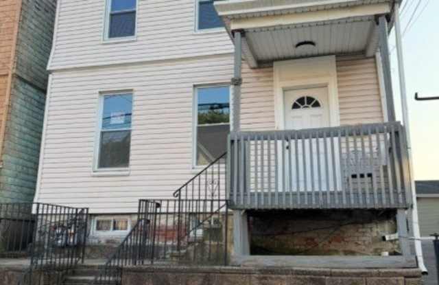 25 Sherman Ave photos photos