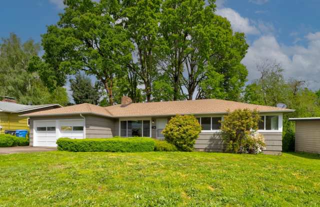 3 Bedroom/ 1.5 Bath home - 1333 Woodacre Drive Southeast, Salem, OR 97302