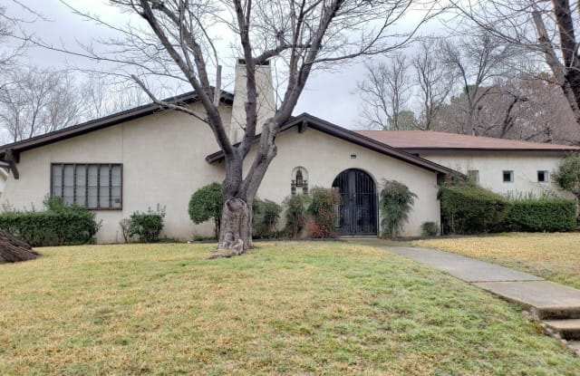2804 Canyon Dr - 2804 Canyon Dr, Grapevine, TX 76051