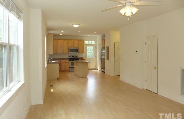 307 W Poplar Avenue Gallery 4