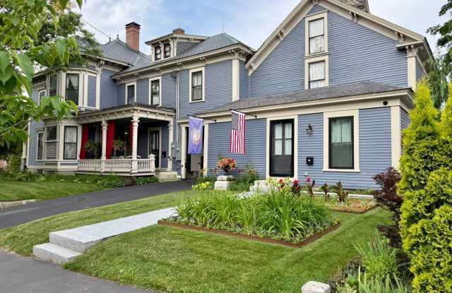 Private and Stylish One-Bedroom, Available September 15. photos photos