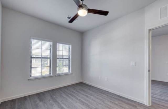 13656 Dessau Rd photos photos