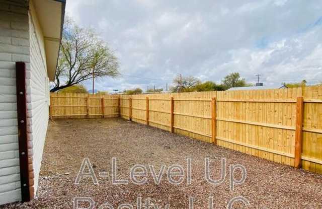 1854 North 5th Avenue - 1 Gallery 2
