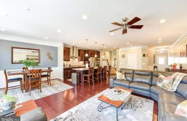 23568 Kingsdale Ter Gallery 2