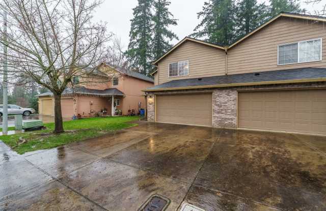 Recently Updated 3 Bedroom 2.5 Bath Duplex - Located in Convenient Hazel Dell Neighborhood photos photos