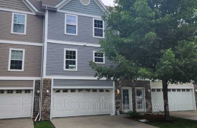 305 NE Kingwood Gallery 1