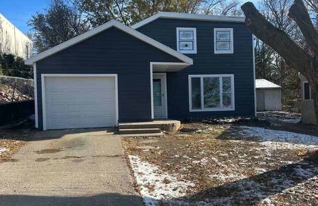 Coming Soon! 3 bedroom 1 bath - 308 South Sherman Avenue, Sioux Falls, SD 57103