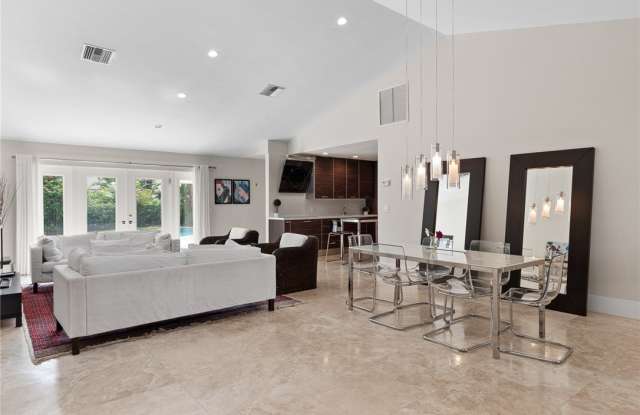 1200 Windrifter Way Gallery 2