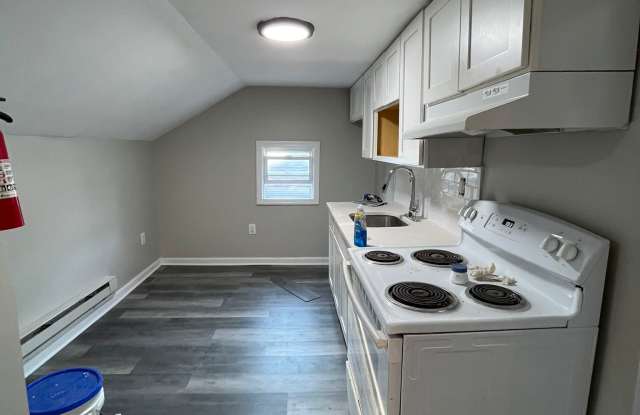 74 Godwin Ave - 74 Godwin Avenue, Paterson, NJ 07501