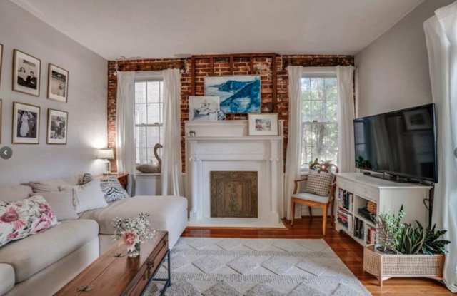 1015 Colonial Avenue - 1 photos photos