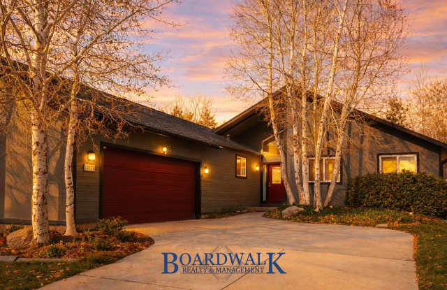 Beautiful 6 Bedroom Home in Sandy! photos photos
