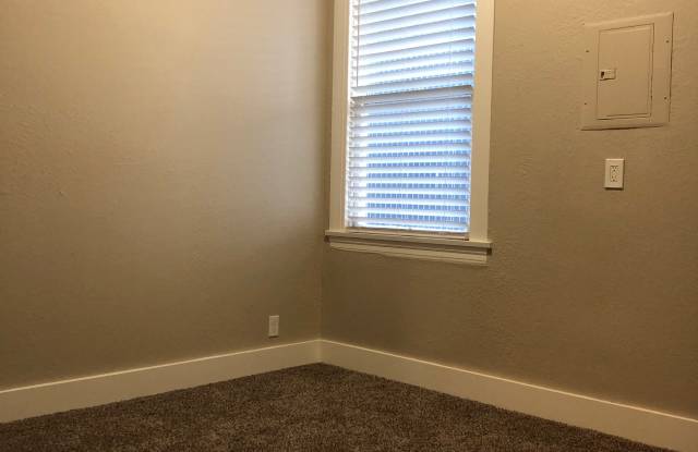 6635 Carleton Avenue South - B Gallery 4