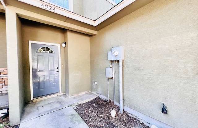 Cozy 3BR/2.5BA Townhome Near Medical Center, USAA & I-10 Gallery 2