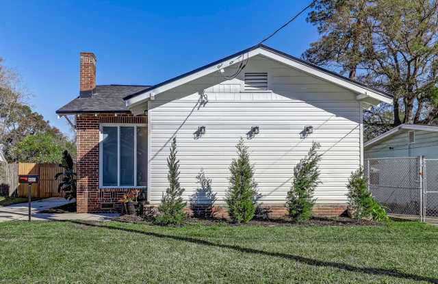 Charming, fully renovated 3-bedroom, 1-bathroom Murray Hill bungalow offering 1,134 square feet of living space photos photos