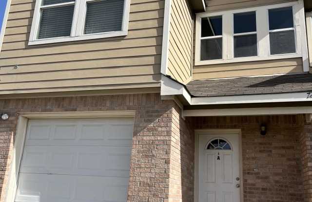 725 Claremont Parkway photos photos