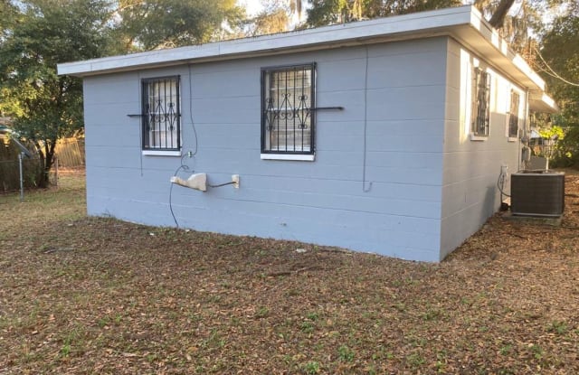 3204 E 38th Avenue - 3204 East 38th Avenue, Tampa, FL 33610
