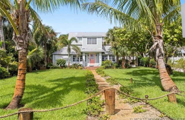 4360 NE Indian River Drive Gallery 3