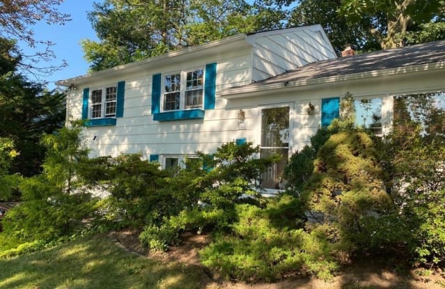 55 Pershing Avenue - 55 Pershing Avenue, New Rochelle, NY 10801