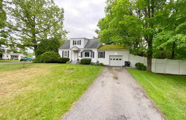 4 Bedroom Home in South Burlington VT Available 8/1! photos photos