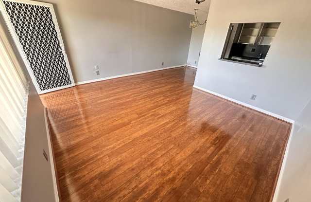 100 Village Green Circle E unit: 306 photos photos