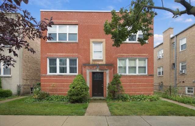 2553 W Summerdale Avenue Gallery 1