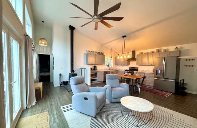 SEASONAL STERLING HOME! photos photos