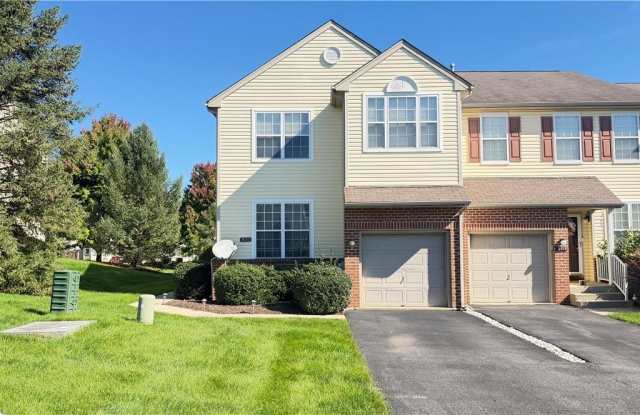 8100 Cross Creek Circle W Gallery 2