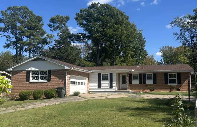 1013 S Briarwood Dr photos photos