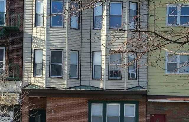385 AVENUE C Gallery 2
