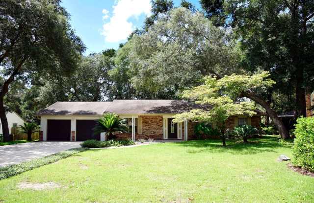 Beautifully updated 4 bedroom Lake Sharon home! Gallery 3