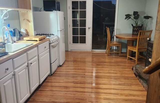 One Bedroom , one bath apartment for rent photos photos