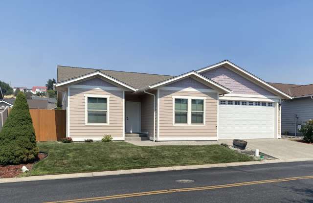 3-bedroom, 1.75 Bath Home in the Village photos photos 3-bedroom, 1.75 Bath Home in the Village photos photos