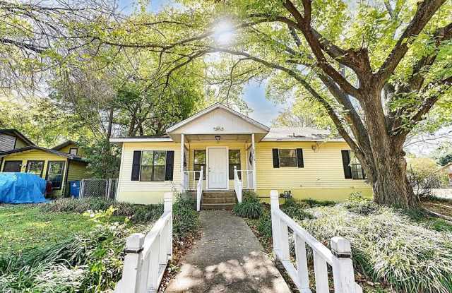2415 W Collin Street - 2415 West Collin Street, Corsicana, TX 75110